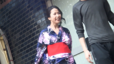 浴衣美人　隣の奥さんは生ハメ中出し希望の淫乱女Vol.2