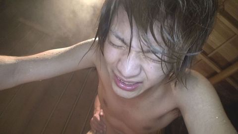 露天風呂でアナルSEX！隣の客に喘ぎ声聴こえまくり･･