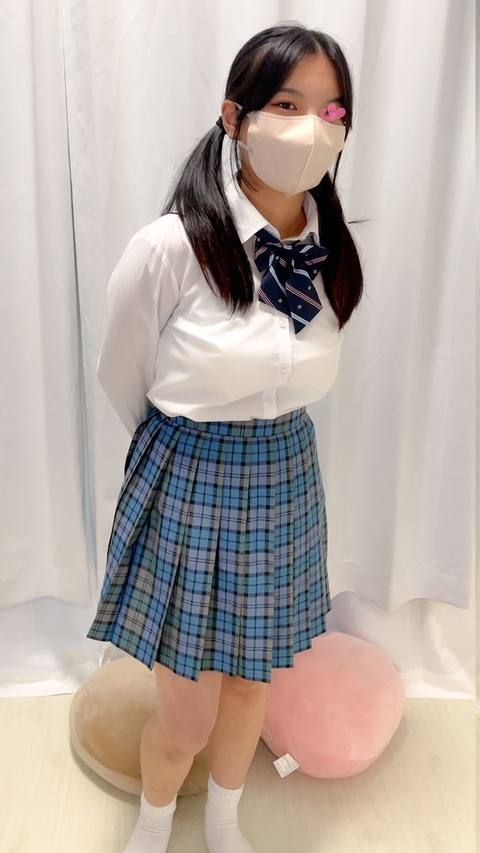 爆乳青チェちゃんを全裸身体検査/パイパンなマンコを観察