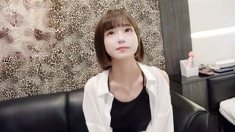 彼氏との電話中に激突き。N大心理学部21歳とのNTRハメ撮り。