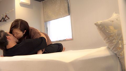 性欲無制限のモンスター熟女 ふゆさん54歳 ノンストップ6Pセックスで日頃の欲情大爆発！！