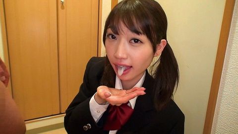 唾液を垂らして小さなお口でおしゃぶり 美**フェラ32人