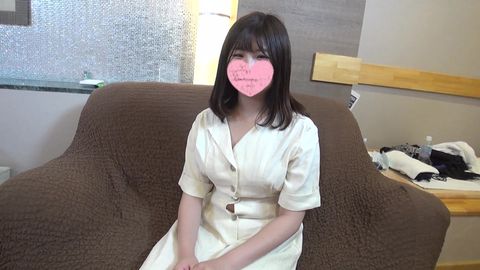 初撮り♥ウブで純情な18歳のけがれなき身体に口内発射と中出しの休みなしの2連発！！！