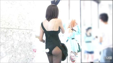 【胸＆パンチラ】コスプレ愛が強すぎて原作キャラの衣裳に忠実になりすぎた結果！