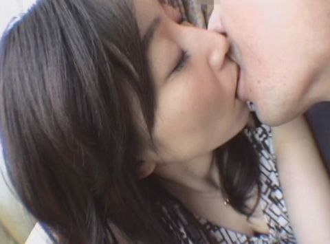 「妻」よりも「女」でいたい私…　素人妻２名　その４
