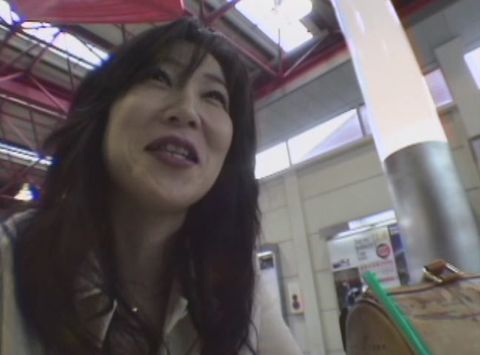 「妻」よりも「女」でいたい私…　素人妻２名　その４