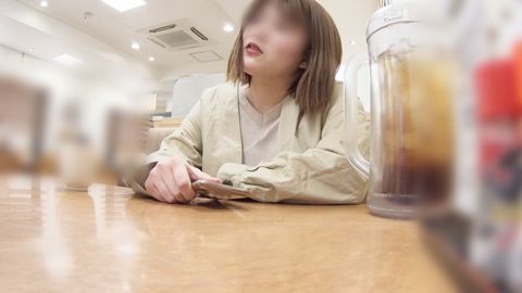 【無修正ｘ個人撮影】ソフレ？**？拒む声がめちゃくちゃキュートなムチムチ*を家に連れ込み、エッチな事をしようとしたら…【＃神待ち掲示板】
