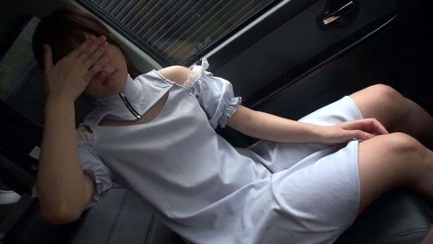 個撮）胸キュン【見つめてピストン】車中フェラ