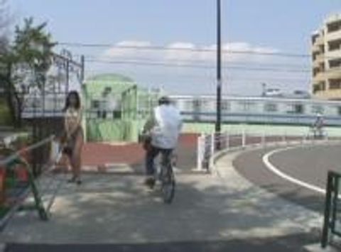 完全素人どＭ女たちの過激な野外露出！！その*　素人さん３名