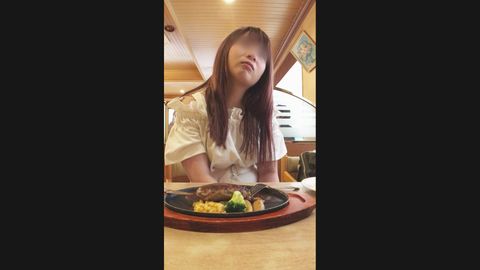 【無修正ｘ個人撮影】初めて風俗の面接に来た素人さんに、ファミレスや野外で露出とか無理難題を要求して最後はまんまと中出しｗ【＃露出】