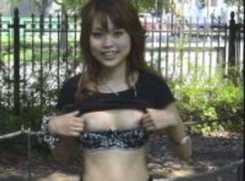 完全素人どＭ女たちの過激な野外露出！！その③　素人さん２名