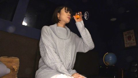 【中出し♥】渋谷のクラブで出会ってセフレ化に成功した客室乗務員をカフェの個室でハメ撮り！！個人撮影