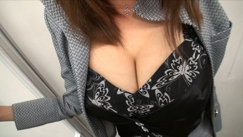 【個人撮影】グラマラスボディーの美人秘書が肉棒で乱れ狂う