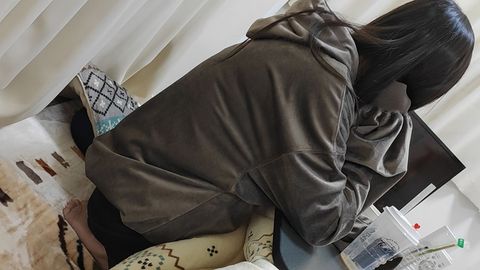 #押しに弱い黒髪FｶｯﾌﾟJDを部屋に連れ込み中出し