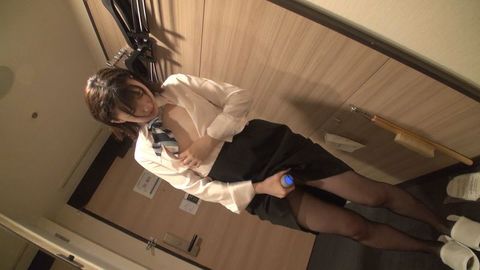 ナンパコNo.05 仕事終わりにフラフラと歩いていたミニスカアパレル店員をナンパして潮吹きさせてから連続中出し！
