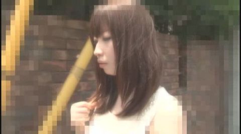 旦那の真横で【夜這い】される人妻 「お願いします…中には出さないでください…」　04