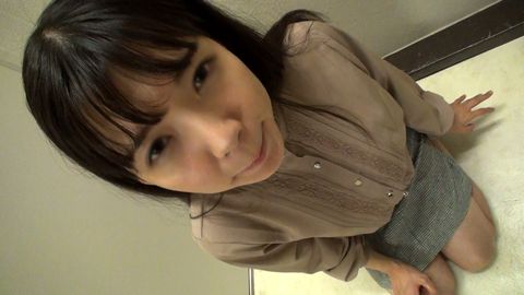 個撮)喉奥ピストン！おっとり文学系お*さんの密着フェラ【生ザーメンごっくん】