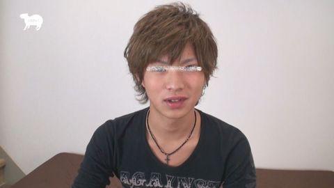 カッコかわイケメン！初めてのダッチワイフで巨根を振りまくりっ！！