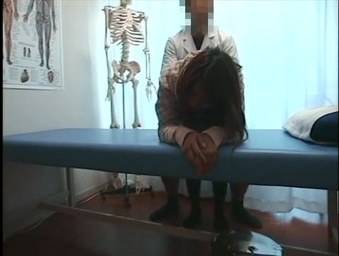 他人の妻を寝取る悪徳医師の手口！ File.6