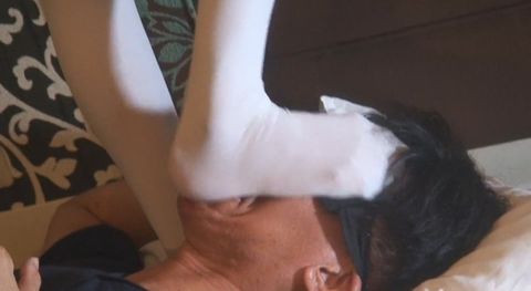 顔面踏みつけ専門店先輩めいちゃんの顔踏み　ハイソックス編