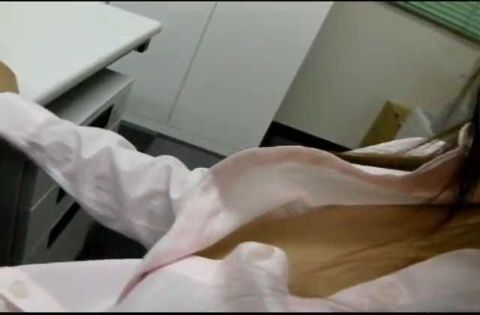 ＯＬさんの無防備なブラウスの隙間からこぼれたコリコリ乳首****　総集編　SNS-562