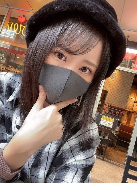 アキバの人気メイドさんとアキバでお忍び休日デート！超×3カワイイのにDMしたら即OK返信しちゃうフッ軽ヤリマンに大量中出し！！