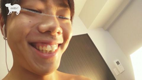 エロすぎ18歳デビュー！男の手口に感じまくってチンコが真上にギンギン！！