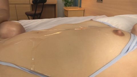 変態オヤジの特殊な性癖　美〇女へそ舐め・へそいじりイカセ