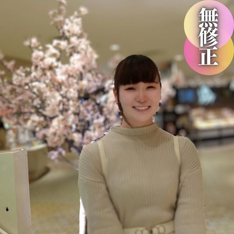 【初撮り】【顔出し】 愛嬌無敵の『素朴』なド素人。モジモジが止まらない。開拓してみると、どスケベ女！透き通る色白もち肌に有無を言わさずザーメン中出し。
