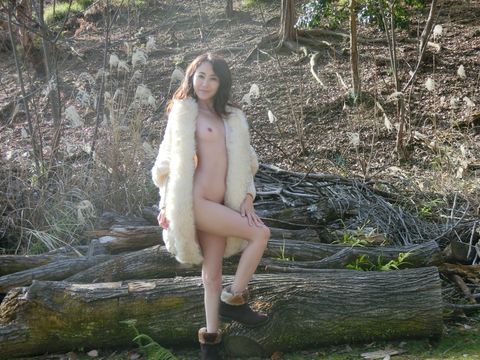 専業主婦マリコさん『野外露出ヌード写真集342枚』(ZIP特典有)