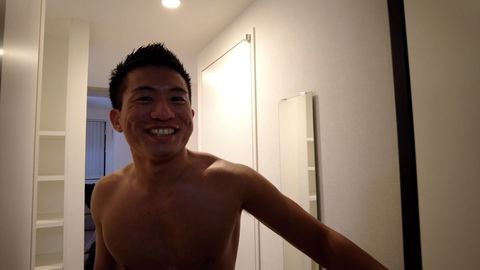 【期間限定値下げ中】大人気モデル理一の自宅に突撃訪問！玄関でそのままちんこに喰らい付き、家の中で豪快ナマセックス！！ガチの中出しされちゃいます！！