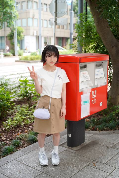 【合法**巨乳3P】身長138cm♥Fカップ(??歳)小柄**　体格差２倍の男達に肉オナホ扱いされるゴリゴリ３P乱交SEX　意識とびとび連続アクメ連続中出し　個人撮影【