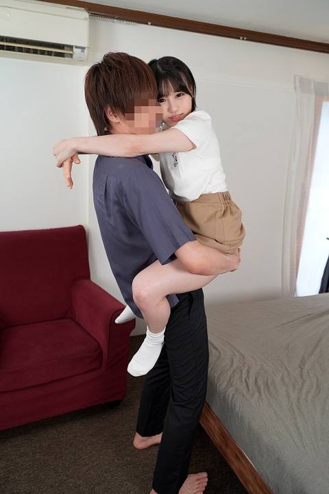 【合法**巨乳3P】身長138cm♥Fカップ(??歳)小柄**　体格差２倍の男達に肉オナホ扱いされるゴリゴリ３P乱交SEX　意識とびとび連続アクメ連続中出し　個人撮影【
