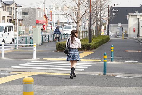 【**中年チンポ洗体③】がっこう帰りの制服しょうじょに割のいいバイト話持ちかけてみた。【個撮】