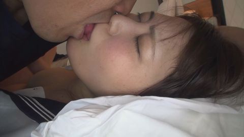 【パイパンまんこ中出し】＜爆乳Gカップ幼顔*＞素人応募で見つけた笑顔がカワイイ清楚系19歳とハメ撮り成功！セーラー服に黒タイツがバッチリ**ぽくって膣中大量ザーメン注入しちゃいました！！