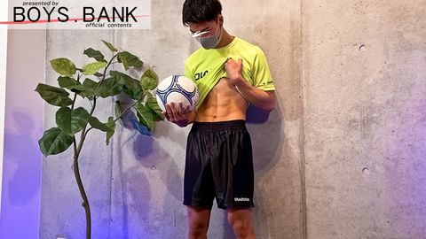 18.5cm!!ズル剥け巨根のサッカー部がエロ過ぎボディと美アナル全開でギンギンが止まらない〜♪