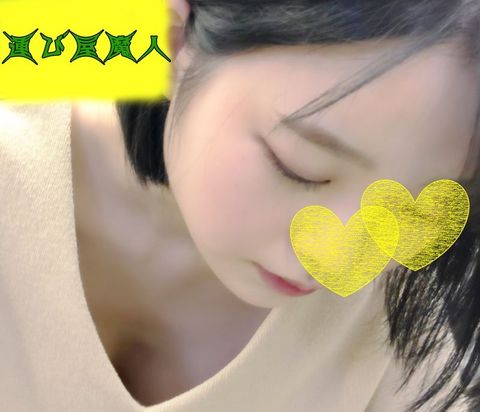 【胸チラ****】某営業所にて/伝票記入中に見える乳房・乳首