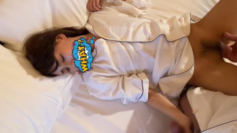 「素人撮影」関西読者モデルサキちゃん２０歳２回目　休んでるとこやっちゃいました(^^)/