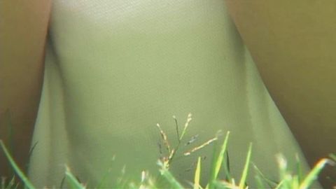【露出羞恥】ノーブラ体操着で乳首ぴーん！公園でのストレッチ姿をどアップ撮影！パン筋くっきり！！