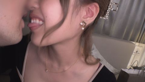 ☆エロ過ぎる美巨乳Eカップ☆新宿〇〇美容部員（２２）と潮吹きまくりの発情おせっせ