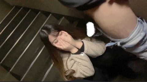 飲んでる時に、同じ店に友達の元カノがいたので店から非常階段に無理やり連れ出して、嫌々フェラさせてからハメちゃいましたwww