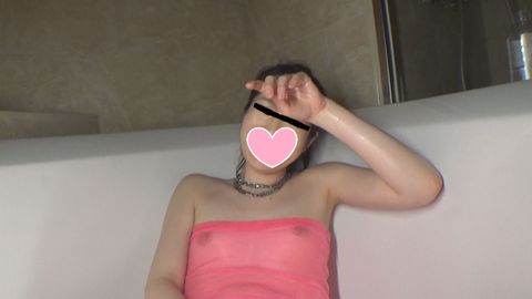 【○○8耐Ｔ○ａ○の元レースクィーン 】透け透けパンティ越しに勃起クリ丸見え！小陰パックリ膣クッパァーオナニー！！