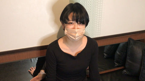ボーイッシュ美女大**続。レンタルルームで即尺イラマ→大量顔射。