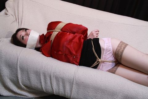 石川理緒菜 - 人妻初めての繩 - 全篇
