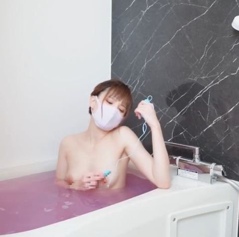 本気の中イキと外イキお風呂でオナニーしちゃいました.....