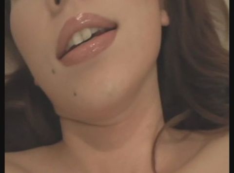 投稿された自画撮りオナニー　見せつけ変態女のまんこ晒し　03