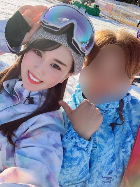 【私をスノボに連れてって】ツイ〇ャス配信♥デカパイＨcup天使(25歳)同時視聴者数、月間１位のニューカマー！スノボ配信後のホテルでオフパコ会中出し**て逝きまくり　個人