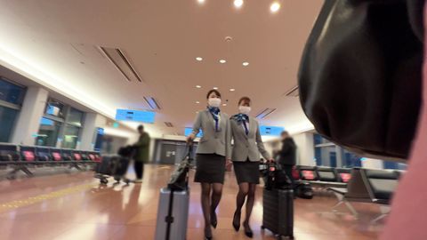 美しい現職ＣＡ。勤務中を****。下ろした髪型が可愛い私服姿でデート、カラオケ店でいたずら。美しい制服姿で４Ｐ大乱交。【限定発売】
