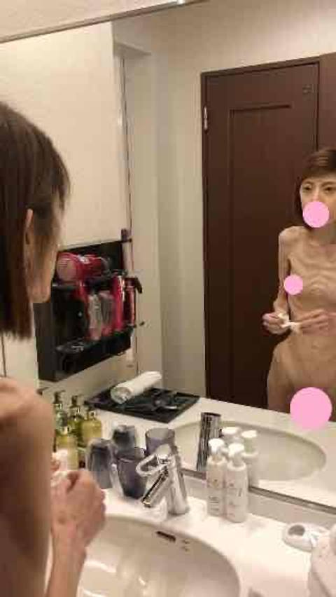 町田りな　ガリガリ 動画第二弾　金色のアンダーヘア25㎏【拒食症 】