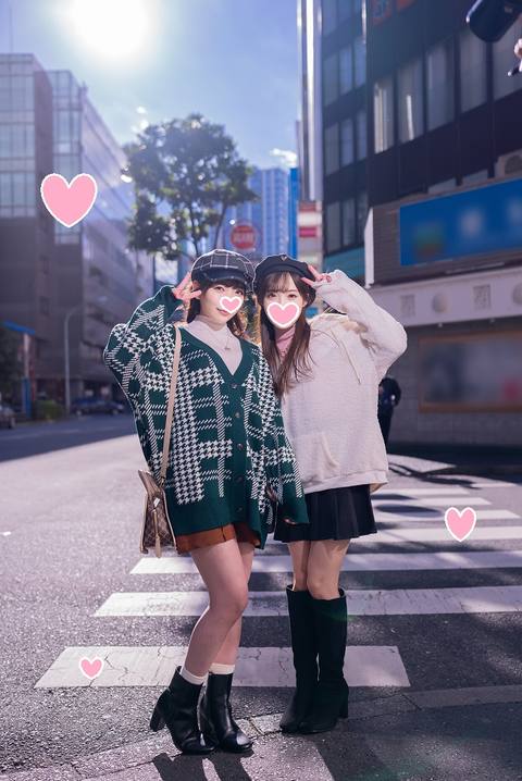 可愛すぎ！**２人組に街頭インタビューナンパ！19才に「夜の事情」を聞いたら20人喰ってるド淫乱。連れ込み部屋で激震ピストンで連続絶頂しまくるエロエロ*